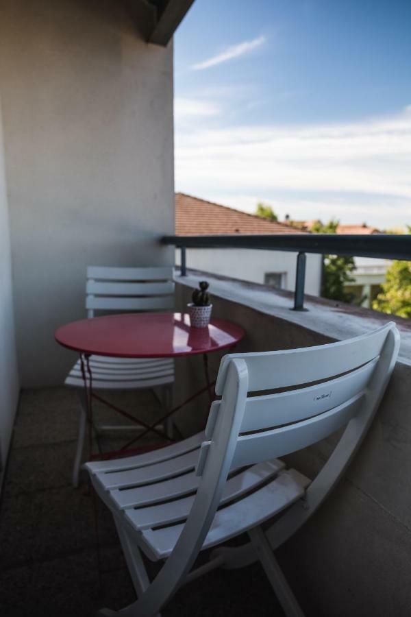 James Cook - Fairytale Factory Apartment Bussy-Saint-Georges Exterior foto