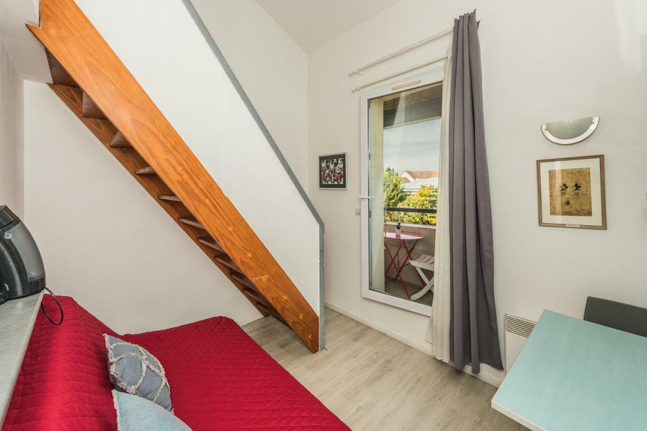 James Cook - Fairytale Factory Apartment Bussy-Saint-Georges Exterior foto